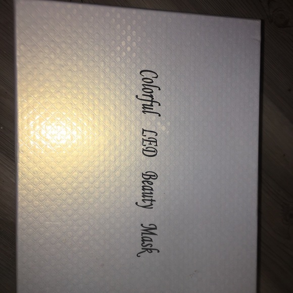 LED Face Mask - Picture 2 of 2